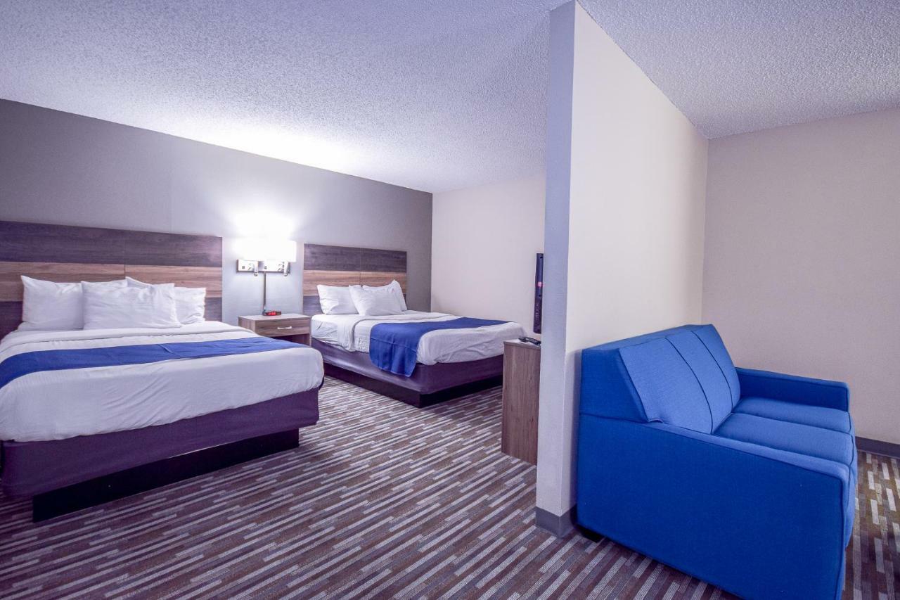Days Inn & Suites By Wyndham Wisconsin Dells Exterior photo