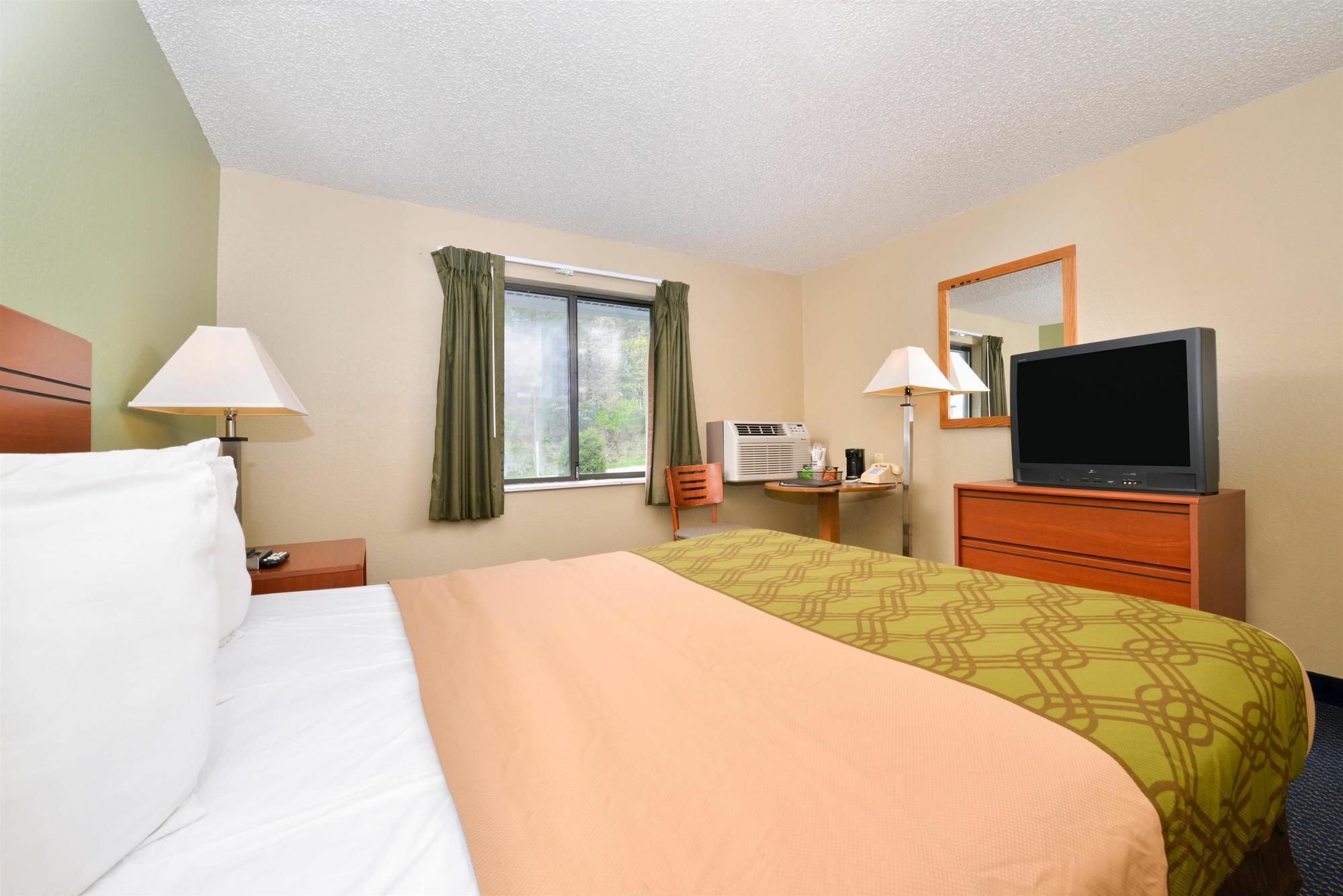 Days Inn & Suites By Wyndham Wisconsin Dells Exterior photo
